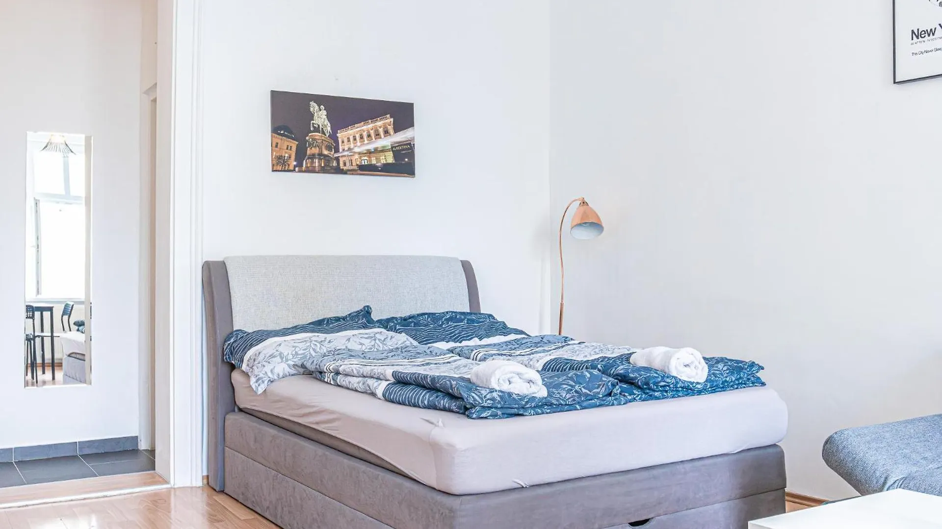Breathtaking 2Br Apt Modern Design/Near Schoennbrunn Vienna