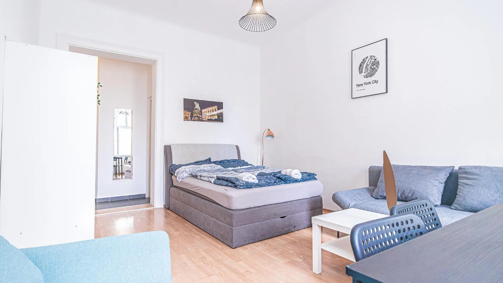 Breathtaking 2Br Apt Modern Design/Near Schoennbrunn Vienna Apartment