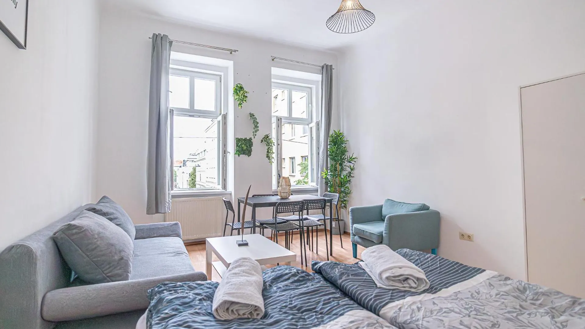 Breathtaking 2Br Apt Modern Design/Near Schoennbrunn Vienna Austria