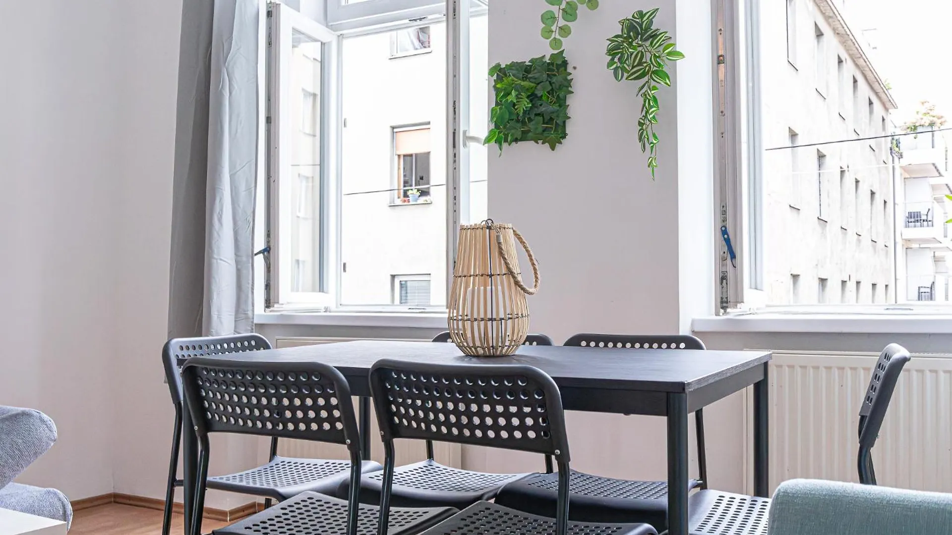 Apartment Breathtaking 2Br Apt Modern Design/Near Schoennbrunn Vienna